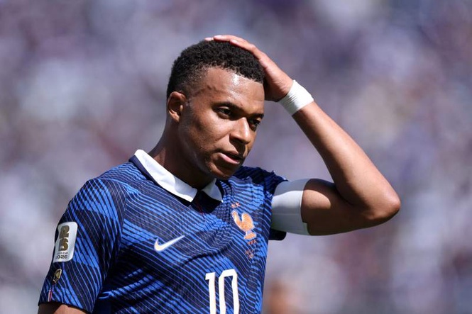 Image from: Kylian Mbappe explains bold stance on why players shouldn’t be consulted on hydration breaks