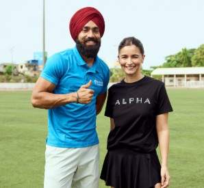 Image from: India’s fastest athlete Gurindervir Singh joins Alia Bhatt for ’Alpha’ promotion