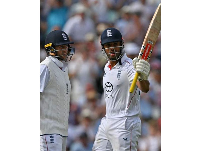 Image from: England docked 12 WTC points for slow over-rate during second Test against New Zealand