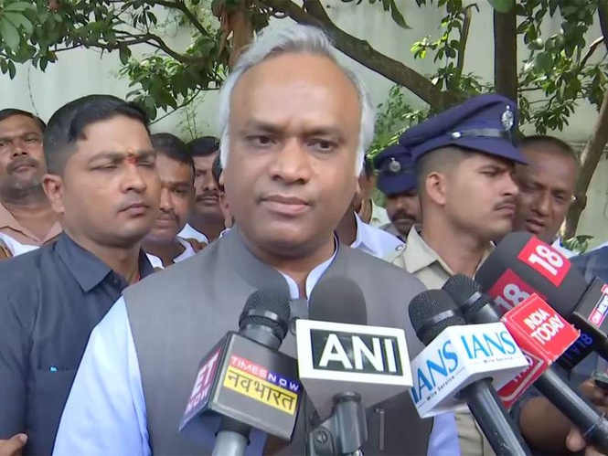 Image from: "Let them worry about their party": Priyank on BJP's 'factionalism' quip on Mallikarjun Kharge rebuking Cong workers