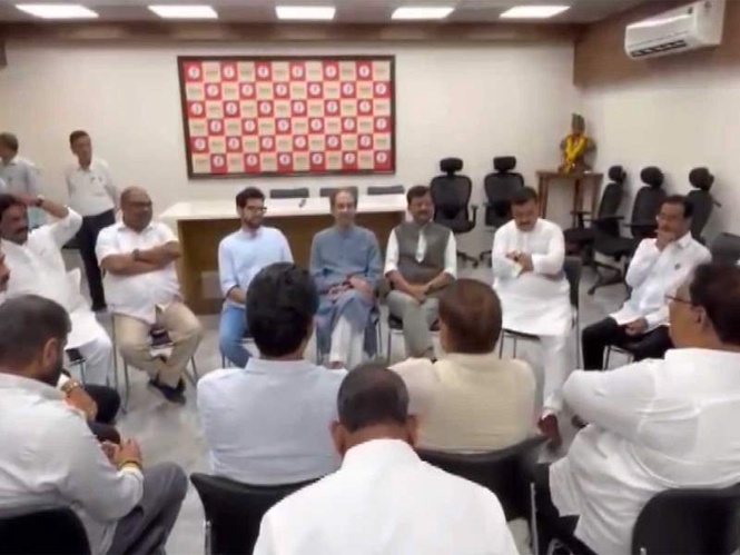 Image from: Uddhav Thackeray holds key meeting in Mumbai amid Shiv Sena (UBT) political turbulence