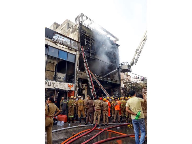 Image from: "Extremely heartbreaking": President Murmu, Rahul Gandhi condoles loss of lives in Lucknow coaching centre fire