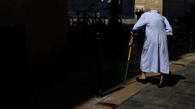 Image from: Two children found dead in car as France faces hottest day of heatwave