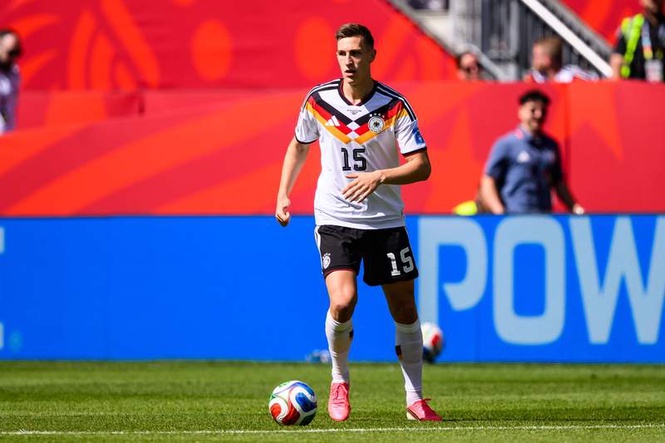 Image from: 'What matters now is the team,' injured Schlotterbeck says