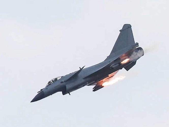 Image from: Bangladesh likely to buy J-10CE fighter jet from China: Report