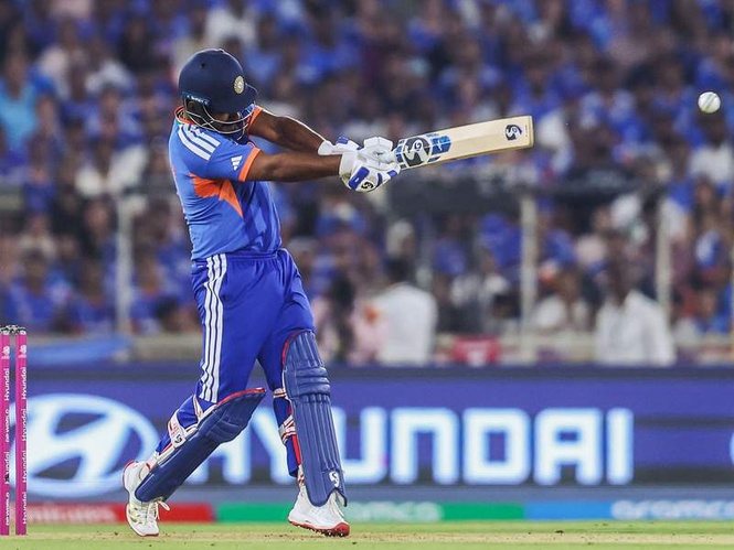 Image from: Samson calls Dhoni “Roger Federer of Cricket”, compares Kohli to Alcaraz