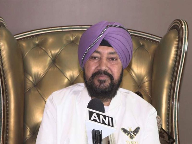 Image from: "Suniel, Akshay were very friendly, Johnny Lever treated me like a brother": Daler Mehndi on 'Welcome To The Jungle' experience