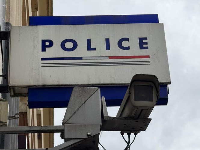 Image from: Two young children found dead in locked car during France heatwave