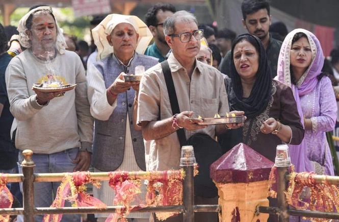 Image from: Amid tight security, Kashmiri Pandits throng annual Kheer Bhawani Mela
