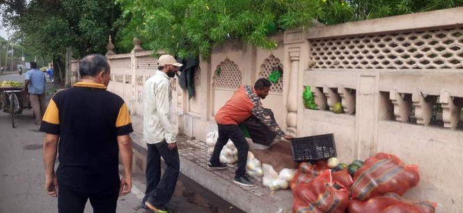 Image from: MC launches anti-encroachment campaign near bus stand
