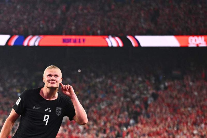 Image from: Haaland scores as Norway make it to knock-outs with win over Senegal