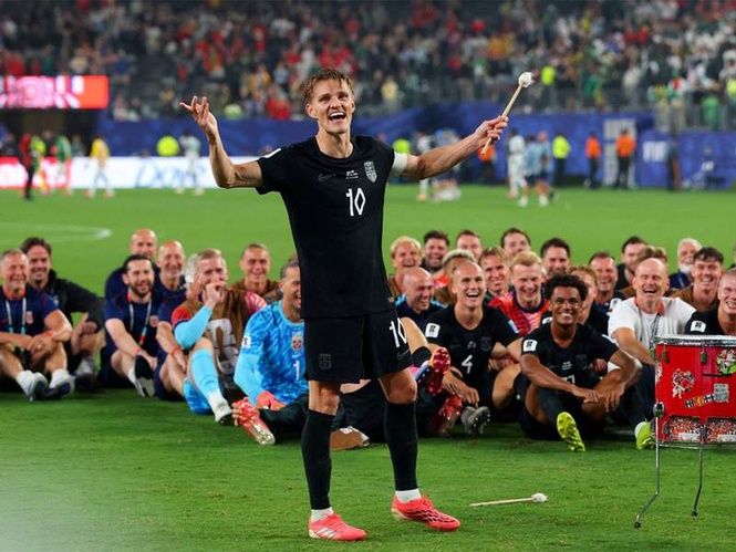 Image from: FIFA World Cup 2026: Odegaard leads viral 'Viking Row' celebration as Norway reach knockouts