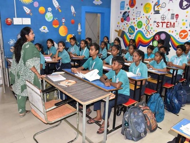 Image from: Kavi Dula Kaag School Vadodara closes admissions ahead Shala Praveshotsav 2026 displays No Admission board