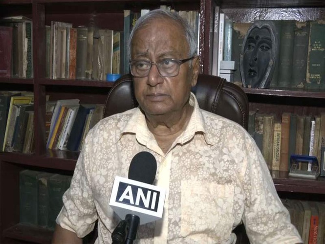 Image from: Saugata Roy calls rebel MPs 'Traitors', backs Mamata Banerjee as TMC's key leader