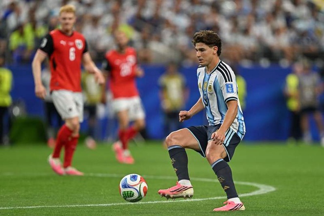 Image from: Alvarez wants out but reports say Atlético have €500 million clause