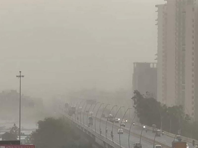 Image from: Delhi-NCR hit by dust storm, showers bring respite from scorching heat