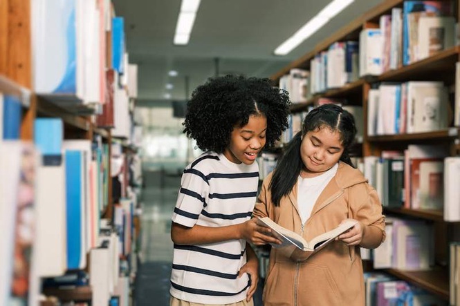 Image from: Helping their friends to read can boost children’s attainment