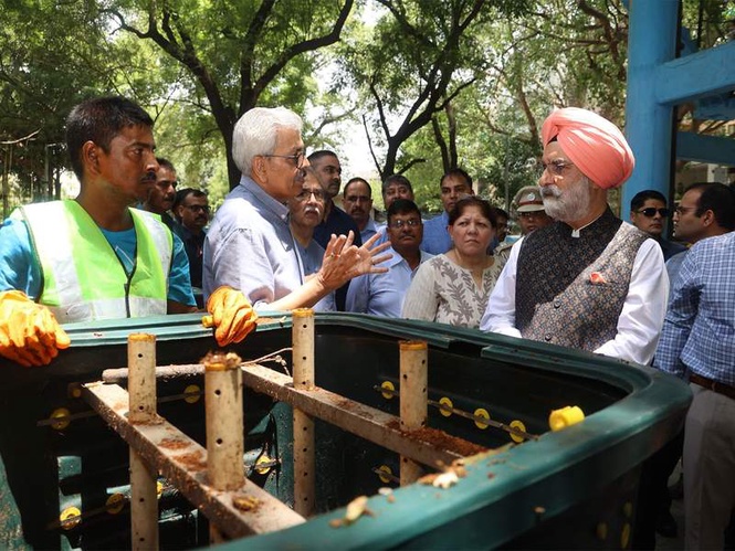 Image from: Delhi LG visits Navjeevan Vihar to inspect 'Zero Waste Colony' model