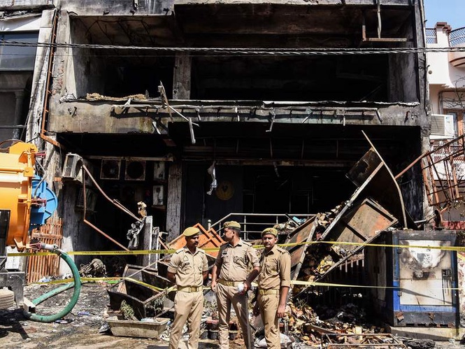 Image from: Several individuals to be questioned from Aliganj fire victims, collected evidence: Amrit Abhijat