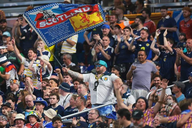 Image from: 8,000 Scotland fans take over another US baseball game, this time in Miami