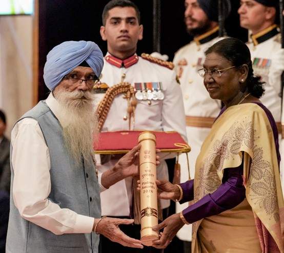 Image from: Chandigarh’s 88-year-old ’broom warrior’ receives Padma Shri from President Murmu
