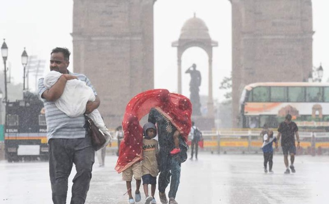 Image from: Rain-kissed Delhi: Life under grey skies