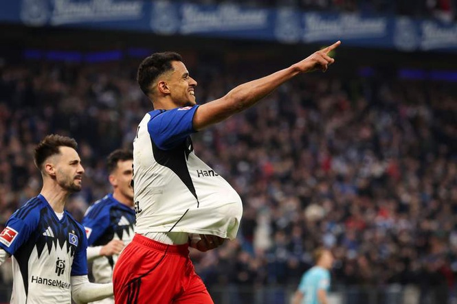 Image from: Striker Glatzel joins relegated Wolfsburg from SV Hamburg