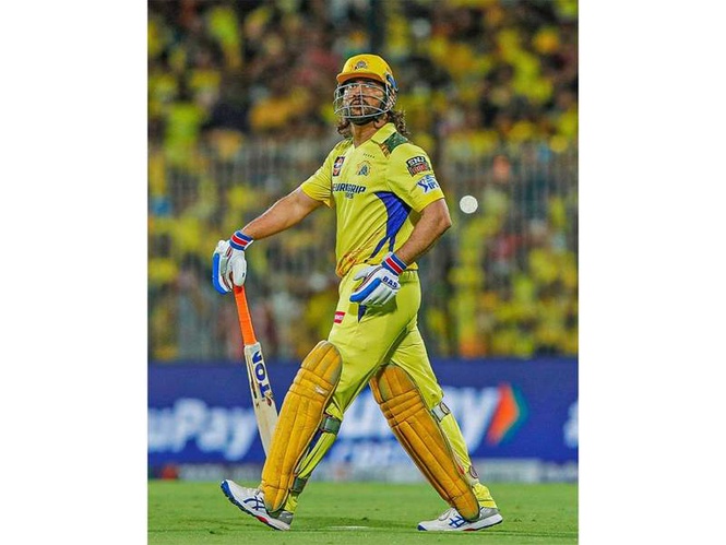 Image from: “Nobody was close to Dhoni in taking DRS calls”: Veteran international umpire Anil Chaudhary