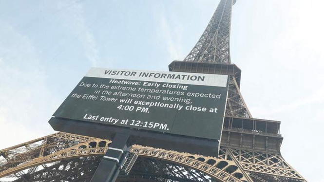 Image from: Extreme heat forces early closure of Paris tourist attractions