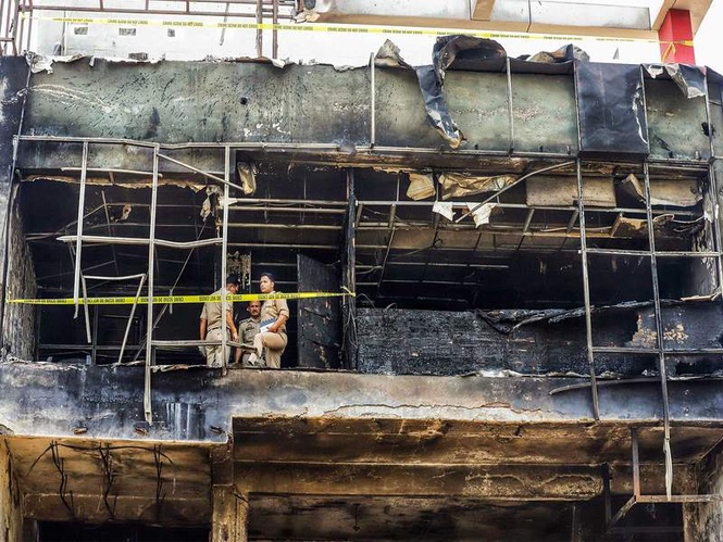 Image from: Uttar Pradesh: LDA to initiate demolition action against building linked to Lucknow fire tragedy