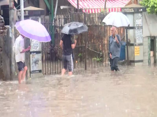 Image from: Mumbai rains trigger severe waterlogging; Andheri subway shut, BMC issues safety warning