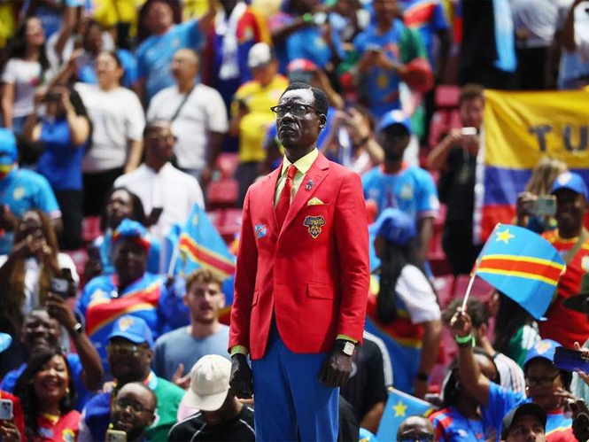 Image from: FIFA World Cup 2026: DR Congo "statue fan" Michel Nkuka spotted at Colombia clash