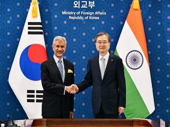 Image from: EAM Jaishankar meets South Korean counterpart Cho Hyun in Seoul, reviews partnership across trade, defence, clean energy