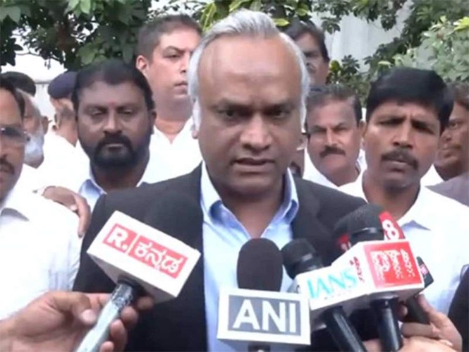Image from: Show white paper of 'Acche Din' first: Priyank Kharge hits back at BJP MP Tejasvi Surya over Bengaluru's data demand