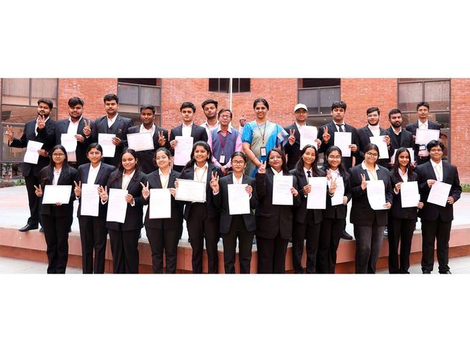 Image from: Chandigarh University Uttar Pradesh Law students undergo Internship at the Supreme Court and High Court