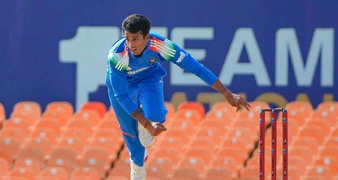 Image from: Iyer, Gill can help ease Suryansh into international cricket, says mentor Paranjape