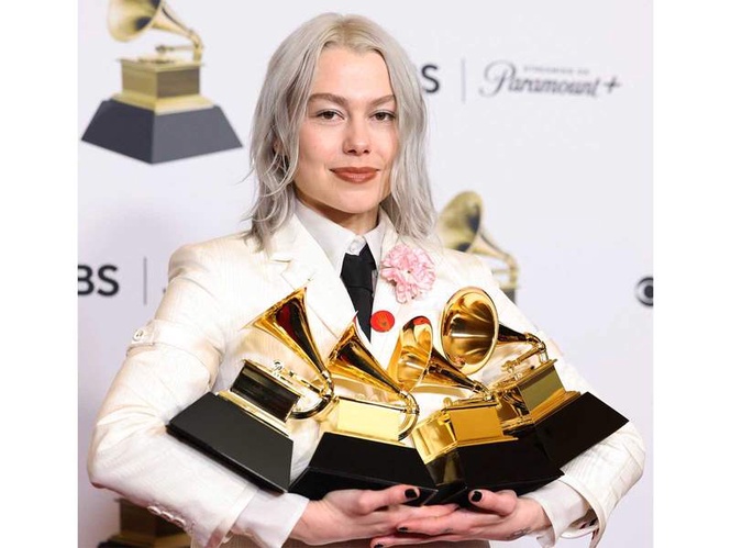 Image from: Phoebe Bridgers to come up with new album 'Lost Weekend'