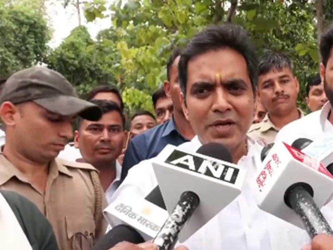 Image from: Noida MLA Pankaj Singh remembers late Jaspal Rana at condolence meet, says "his memory will live on in everyone's hearts"