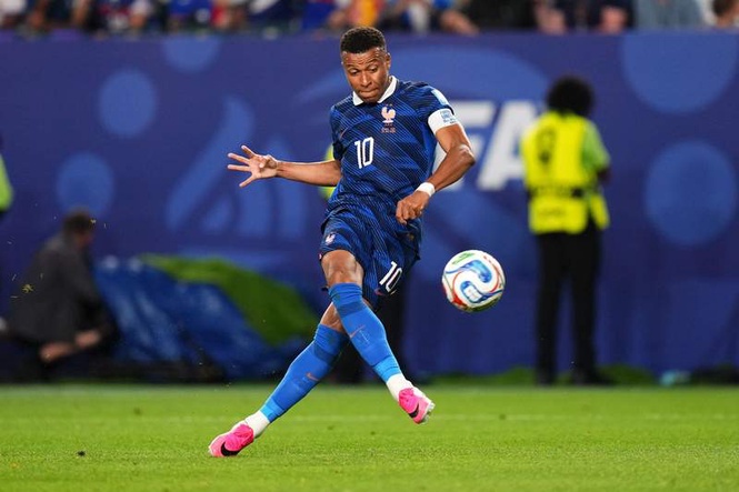 Image from: New Madrid boss Mourinho: I can make Mbappé even better