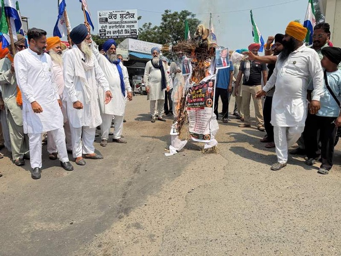 Image from: Farmers protest in Kapurthala over Indo-US trade deal; effigies of Modi, Trump burnt