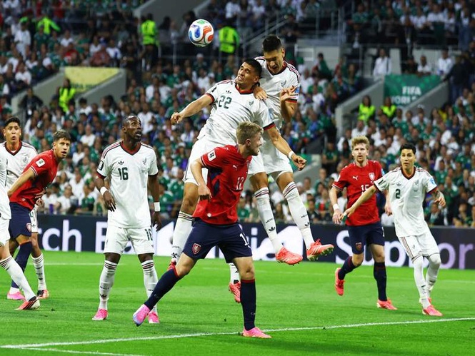 Image from: FIFA World Cup 2026: Mexico cruises into Round of 32 with 3-0 win over Czech Republic
