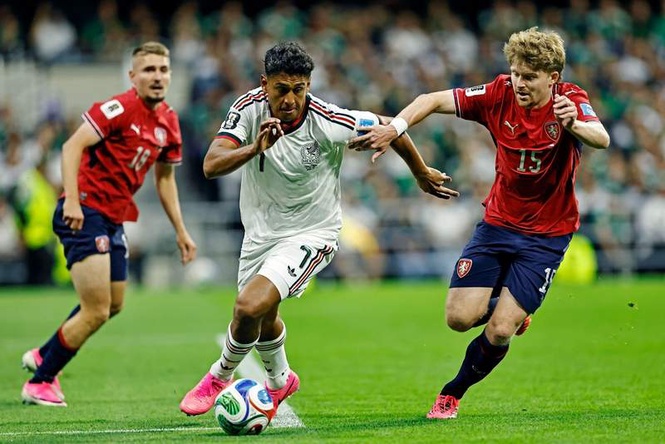 Image from: Mexico crown perfect group stage, South Africa make history