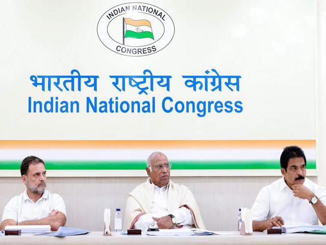 Image from: Congress to hold nationwide 'Chhatron Ki Goonj' press conferences today to highlight student issues, demand India's education system overhaul
