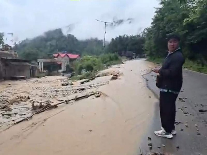 Image from: Arunachal Pradesh: One dead, 4 missing after flash flood hits Keyi Panyor district