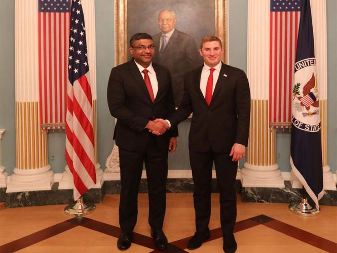 Image from: MeitY Secy Krishnan meets US Under Secy Helberg, explores strategic ties in semiconductors, AI adoption and critical minerals