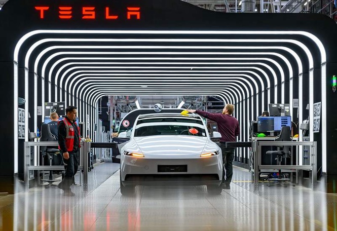Image from: Tesla to hire an additional 1,000 workers at its only European plant