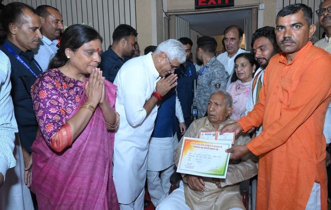 Image from: 114 Emergency-era detainees, families honoured at ’Samvidhan Hatya Diwas’ event in Rohtak