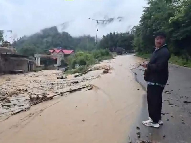 Image from: Road restoration underway after landslides disrupt connectivity in Arunachal's Keyi Panyor