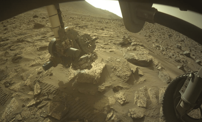 Image from: NASA’s Mars Rover Just Found One of the Most Intriguing Organic Signals Yet