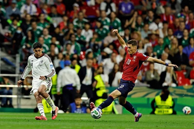 Image from: Leverkusen striker Schick retires from Czech duty